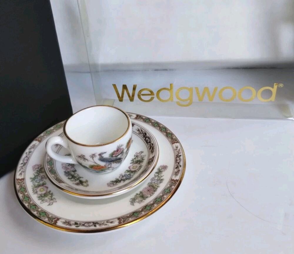 WEDGWOOD MINIATURE KUTANI CRANE 3PC Cup, Saucer, Plate Discontinued New In Box